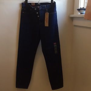 Levi's Wedgie Fit - Something Cheeky 27